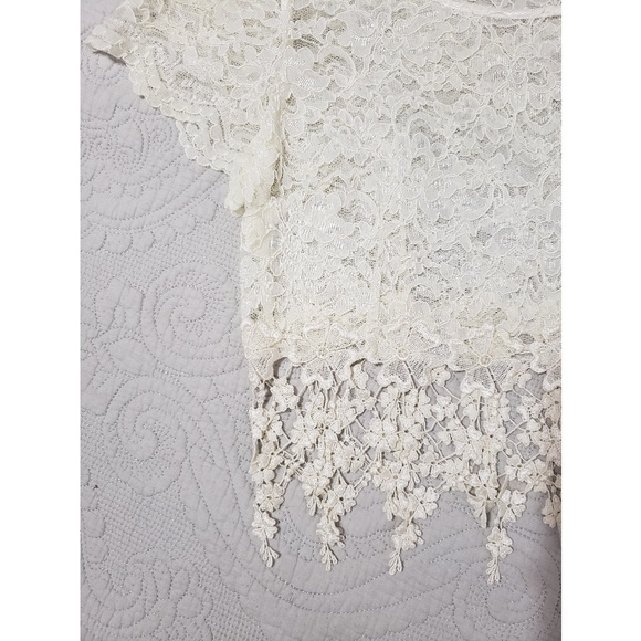 Floral Ivory Lace Top - Picture 2 of 4